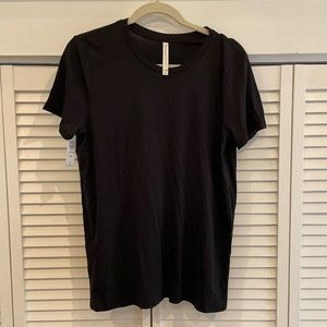 NWT Babaton Black Tshirt